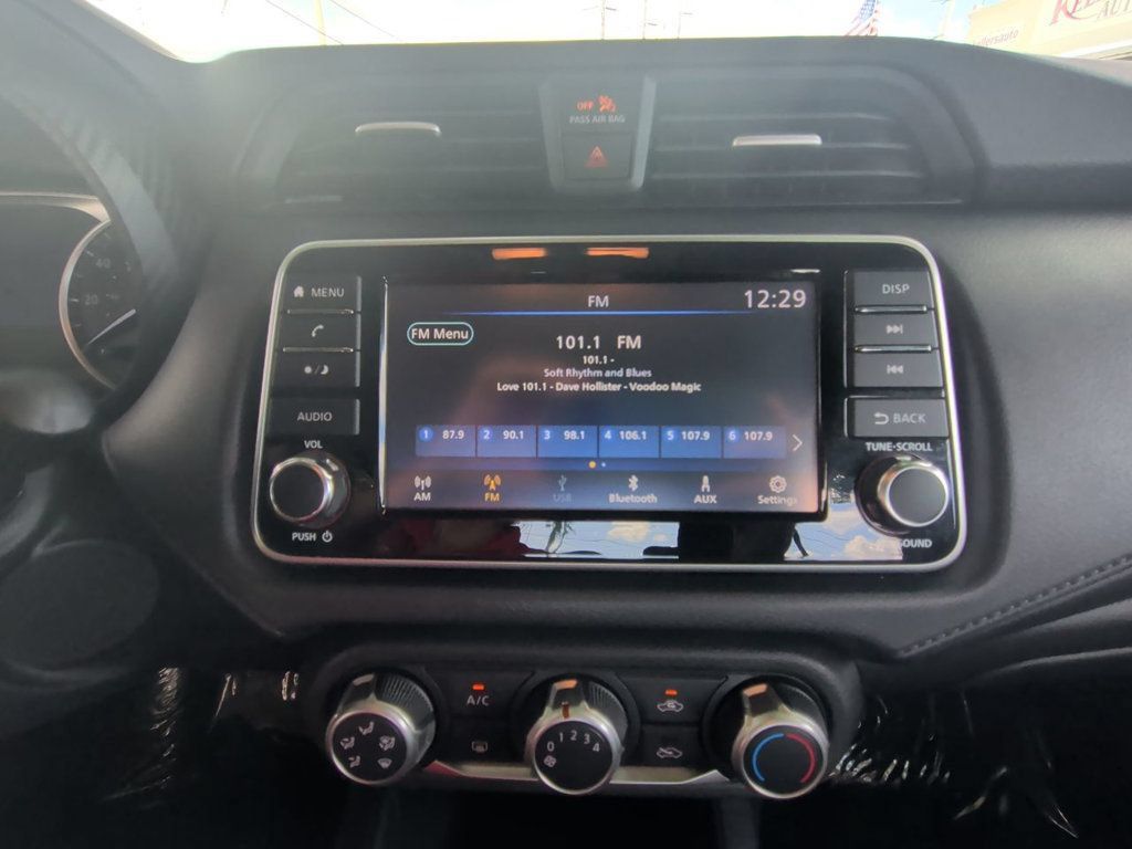Used 2020 Nissan Versa S FWD image 17