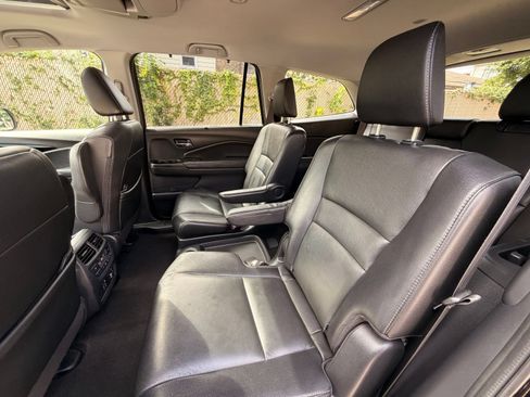 Used 2019 Honda Pilot Touring image 19