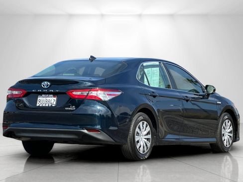 Used 2020 Toyota Camry LE w/ Fleet Convenience Package FWD image 3
