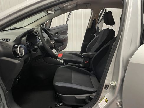 Used 2025 Nissan Versa SV w/ Trunk Package FWD image 30
