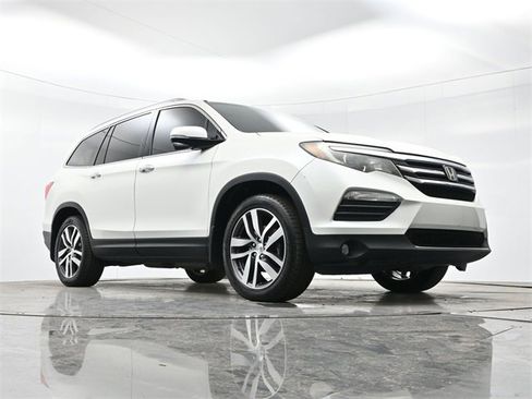 Used 2016 Honda Pilot Touring image 31