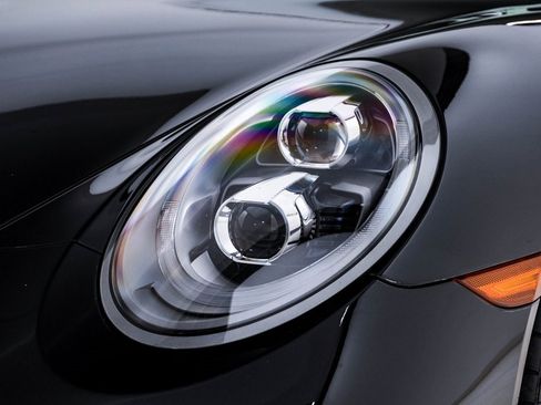 Used 2019 Porsche 911 Turbo S image 7