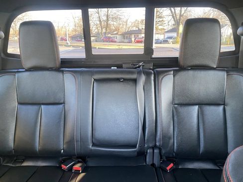 Used 2024 Nissan Titan PRO-4X w/ Pro-4x Convenience Package image 26