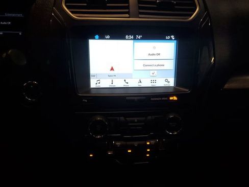 Used 2018 Ford Explorer XLT w/ Equipment Group 202A AWD/4WD image 18