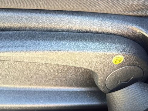 Used 2020 Hyundai Venue SE image 21