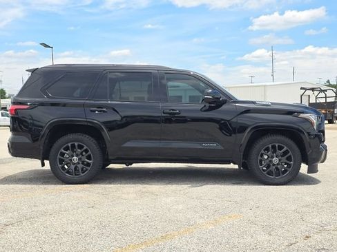 Used 2024 Toyota Sequoia Platinum AWD/4WD image 6