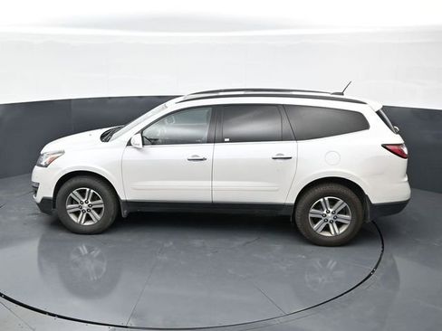 Used 2017 Chevrolet Traverse LT FWD image 12