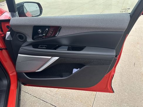 New 2025 Cadillac Optiq Sport 2 w/ LPO, Floor Liner Package image 32