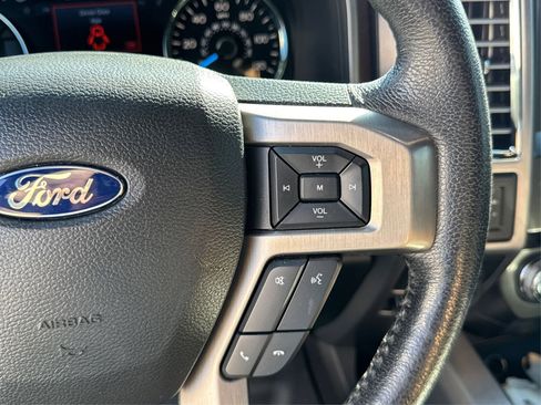 Used 2016 Ford F150 Platinum w/ Equipment Group 701A Luxury image 33