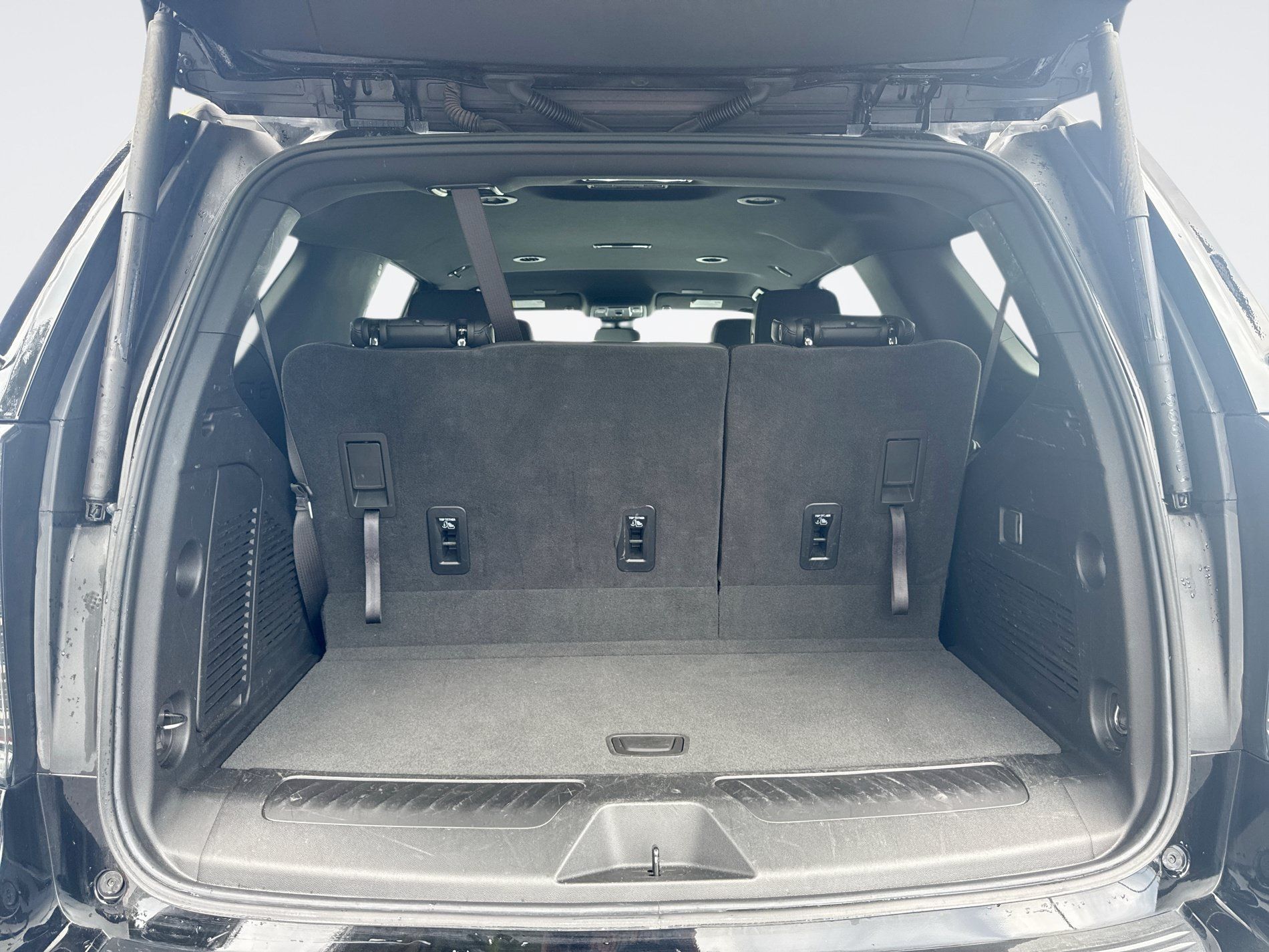 Used 2025 Chevrolet Tahoe LT RWD image 13
