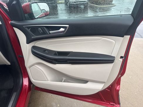 Certified 2022 Ford Edge Titanium w/ Class II Trailer Tow Package image 37