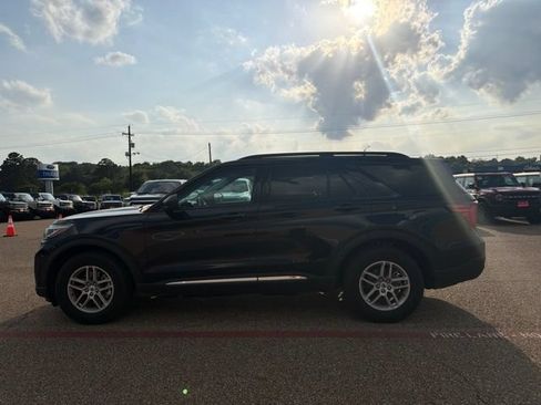 Used 2025 Ford Explorer Active RWD image 23