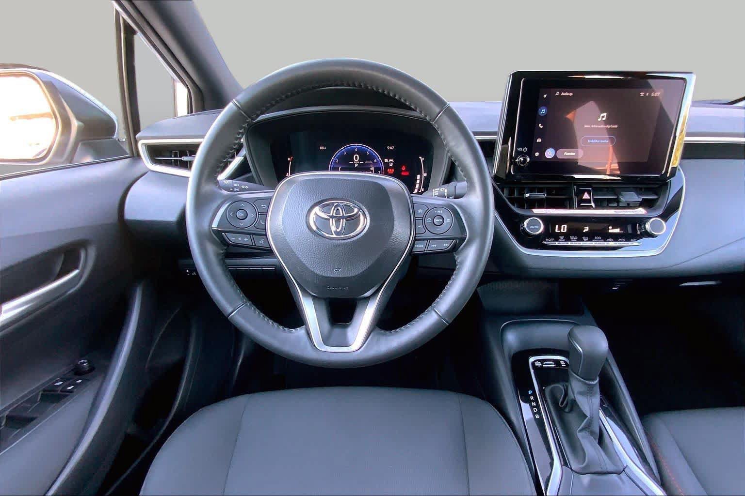 Used 2026 Toyota Corolla SE FWD image 6