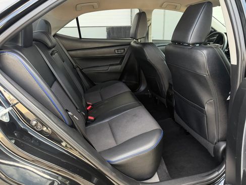 Used 2017 Toyota Corolla SE w/ Carpet Mat Package (TMS) FWD image 12