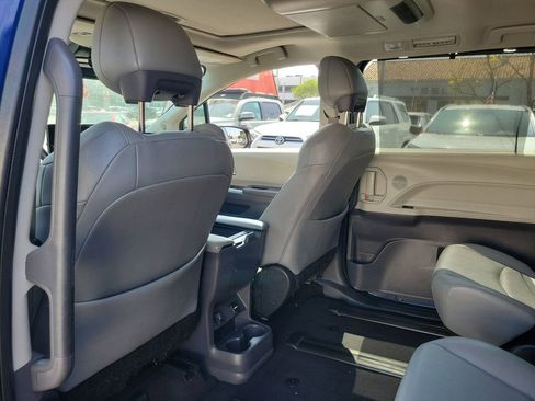 Used 2023 Toyota Sienna XLE w/ XLE Plus Package image 16