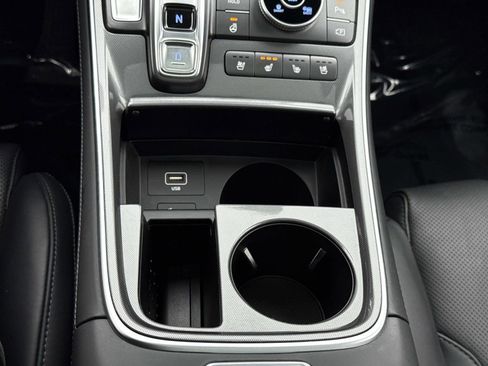 Certified 2023 Hyundai Santa Fe Calligraphy image 7
