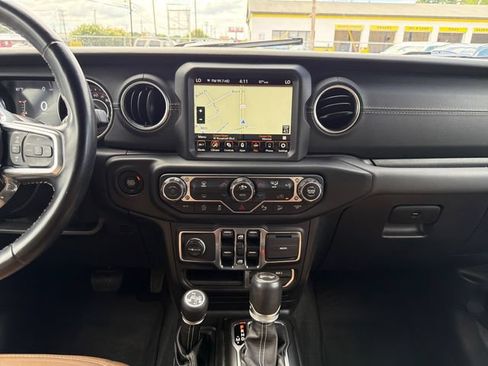 Used 2021 Jeep Wrangler Unlimited Sahara AWD/4WD image 17