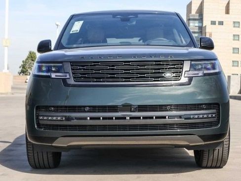 New 2025 Land Rover Range Rover Long Wheelbase SE image 2