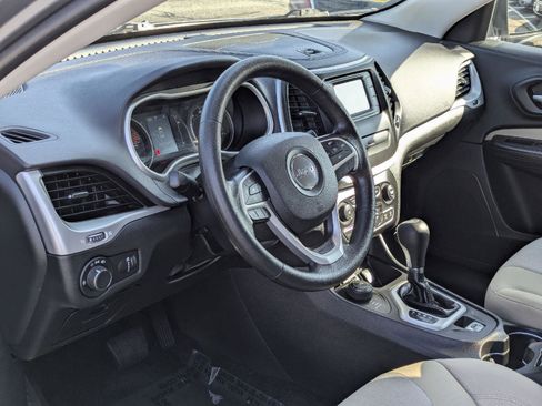 Used 2017 Jeep Cherokee Sport w/ Safety Group image 6