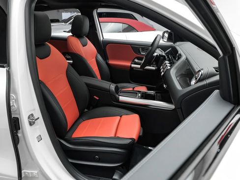Used 2025 Mercedes-Benz GLA 35 AMG 4MATIC w/ Exclusive Trim Package image 31