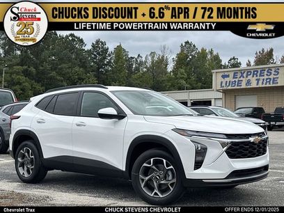 New 2026 Chevrolet Trax LT w/ LPO, Blackout Package