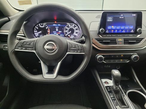 Used 2023 Nissan Altima 2.5 SV image 22
