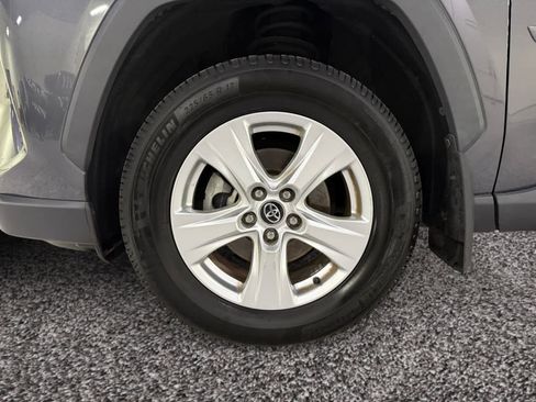 Used 2021 Toyota RAV4 XLE image 18