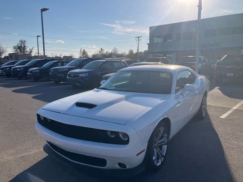 Used 2022 Dodge Challenger R/T image 3