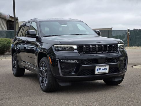 New 2026 Jeep Grand Cherokee Summit AWD/4WD image 2