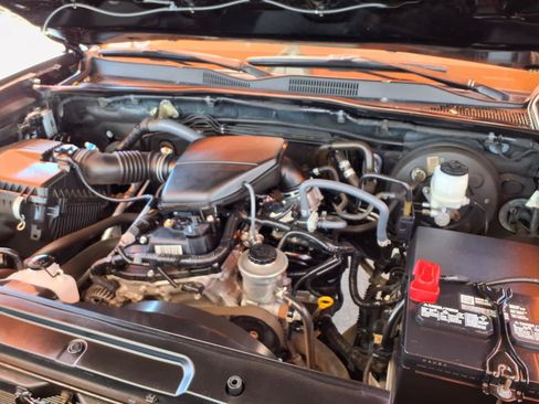 Used 2023 Toyota Tacoma SR5 RWD image 8