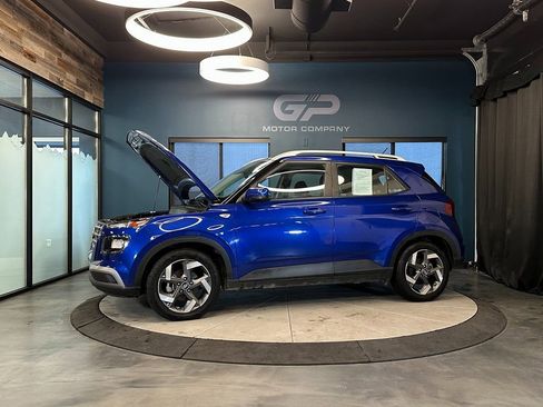 Used 2023 Hyundai Venue SEL FWD image 24