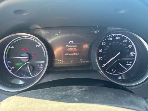 Used 2021 Toyota Camry XSE FWD image 2