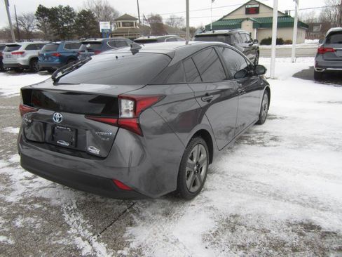 Used 2020 Toyota Prius XLE image 8