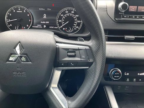 Used 2022 Mitsubishi Outlander ES AWD/4WD image 18