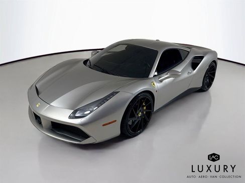 Used 2016 Ferrari 488 GTB RWD image 4