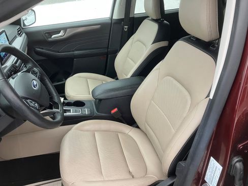 Used 2021 Ford Escape Titanium AWD/4WD image 14