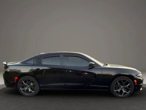 Used 2020 Dodge Charger SXT image 6