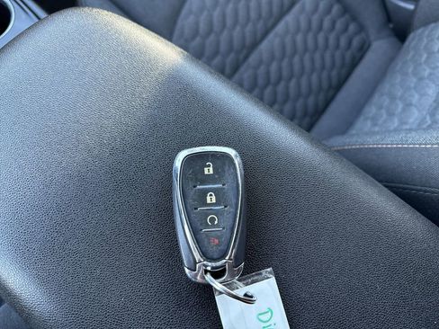 Used 2018 Chevrolet Equinox LT image 26