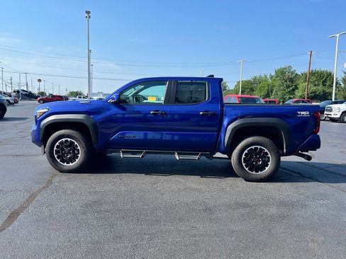 Used 2025 Toyota Tacoma TRD Off-Road AWD/4WD image 7