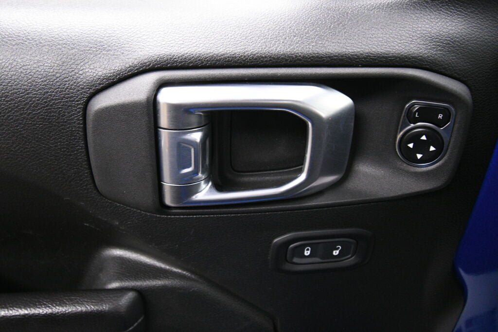 Used 2024 Jeep Wrangler Unlimited Rubicon 4xe AWD/4WD image 11