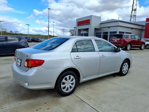 Used 2010 Toyota Corolla LE image 3