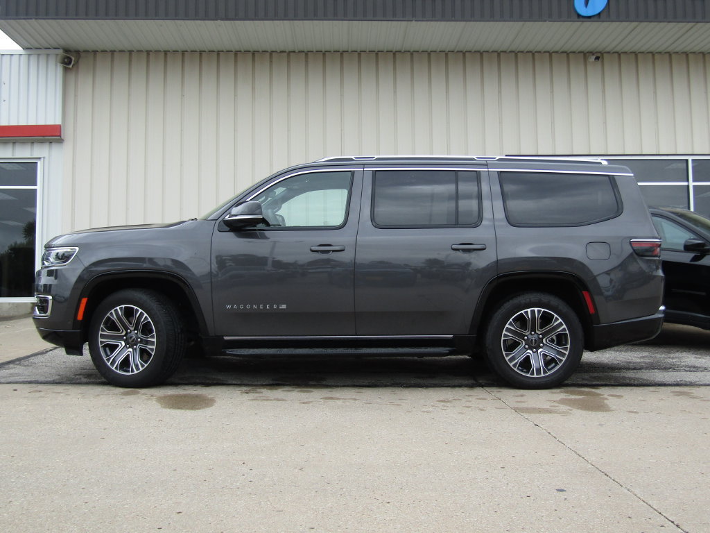 Used 2025 Jeep Wagoneer Series II AWD/4WD image 11