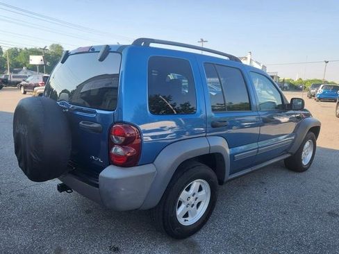 Used 2005 Jeep Liberty Sport AWD/4WD image 8