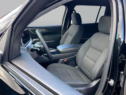 Used 2024 Chevrolet Traverse LT w/ Midnight/Sport Edition FWD image 9