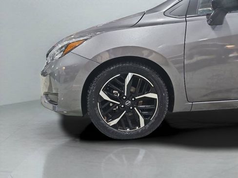 Used 2024 Nissan Versa SR image 17