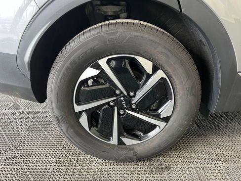 Used 2023 Kia Sportage LX AWD/4WD image 24