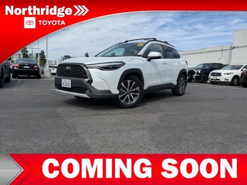 Used 2023 Toyota Corolla Cross XLE w/ Convenience Package image 3