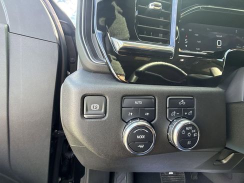 Used 2024 GMC Sierra 1500 Elevation image 17