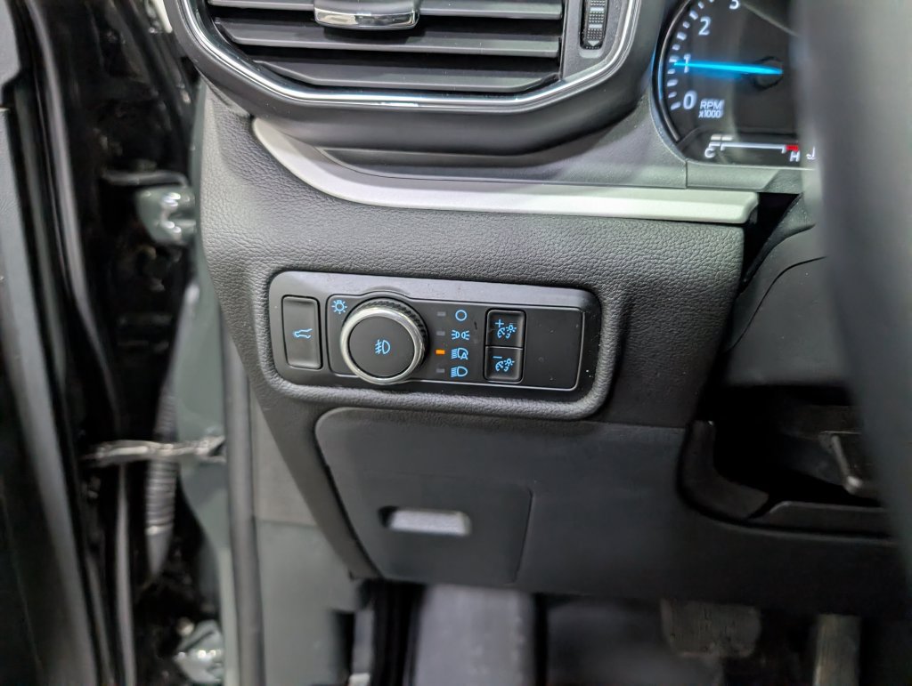 Used 2024 Ford Explorer XLT w/ Equipment Group 202A AWD/4WD image 22