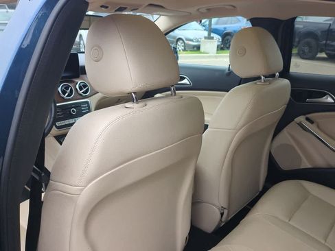 Used 2019 Mercedes-Benz GLA 250 4MATIC image 17